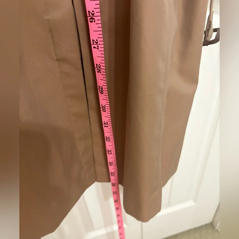 Brooks Brothers Classic Tan Trench Coat with zip-out lining, size 8P - Picture 7 of 8
